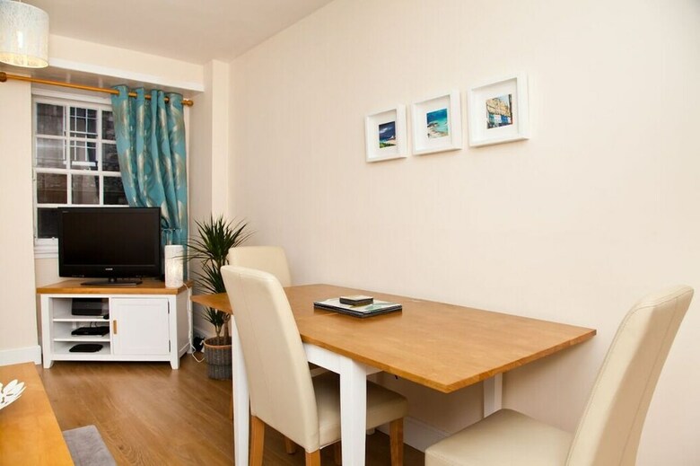 Edinburgh Royal Mile 2 Bedroom Apartment