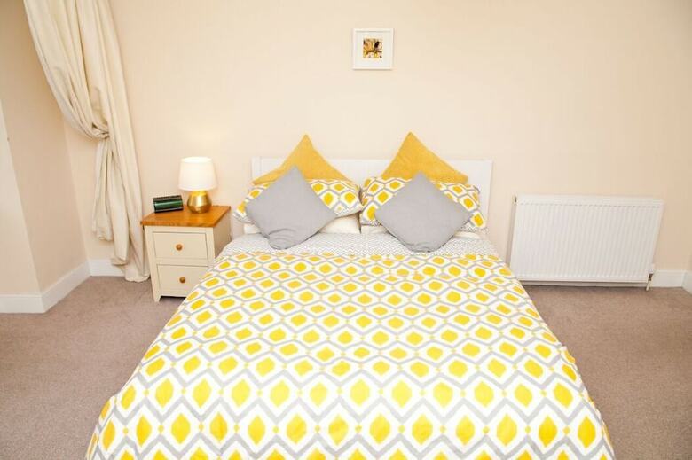 Edinburgh Royal Mile 2 Bedroom Apartment