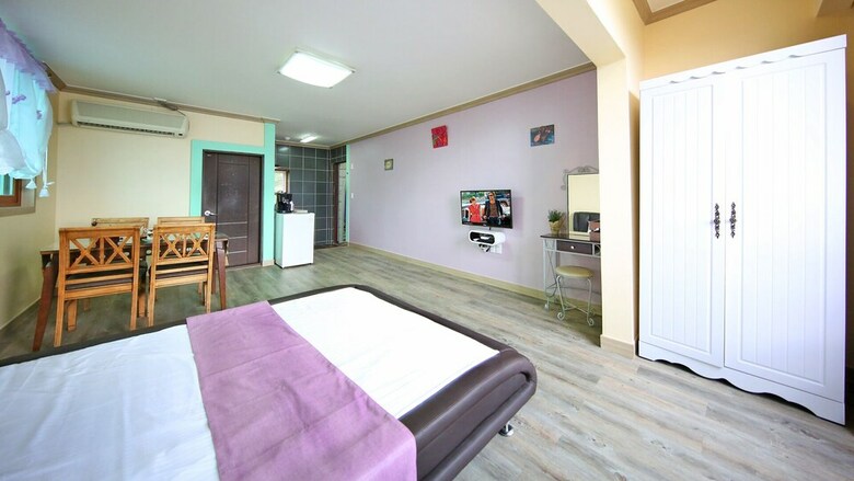 Tongyeong Paper Island Pension