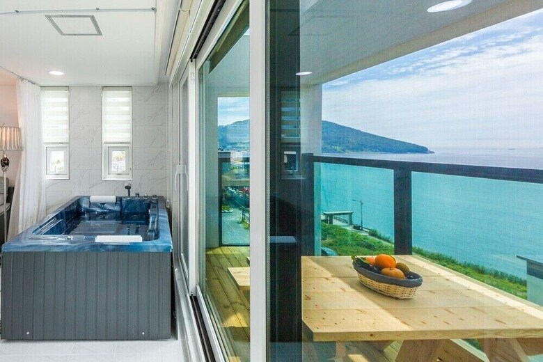 Arco Poolvilla Pension