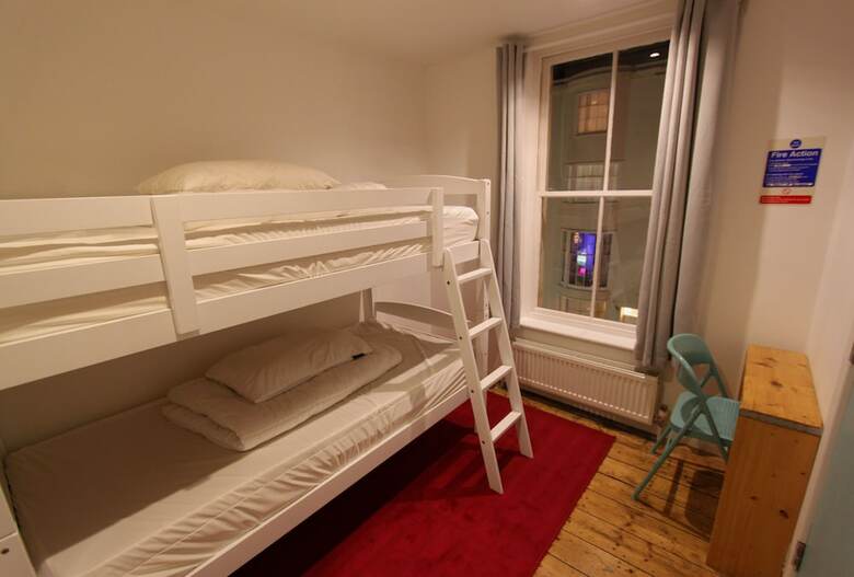 Hostal Seadragon Backpackers