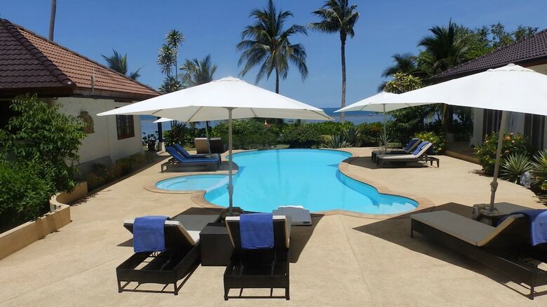 4 Bedroom Beach Front Villa Sea Breeze