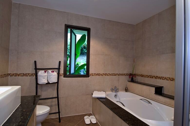 3 Bedroom Sea View Villa Kao Lom