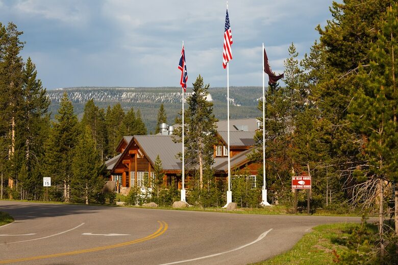 Hotel Headwater's Lodge & Cabins At Flagg Ranch