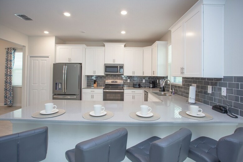 Beautiful & Contemporary Home In Champions Gate