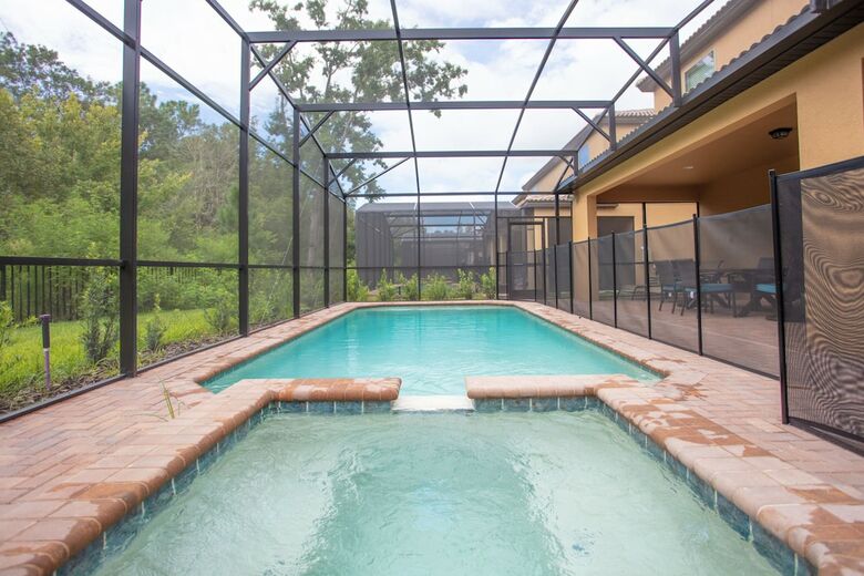 9 Bedroom Vacation Home In Windsor At Westside