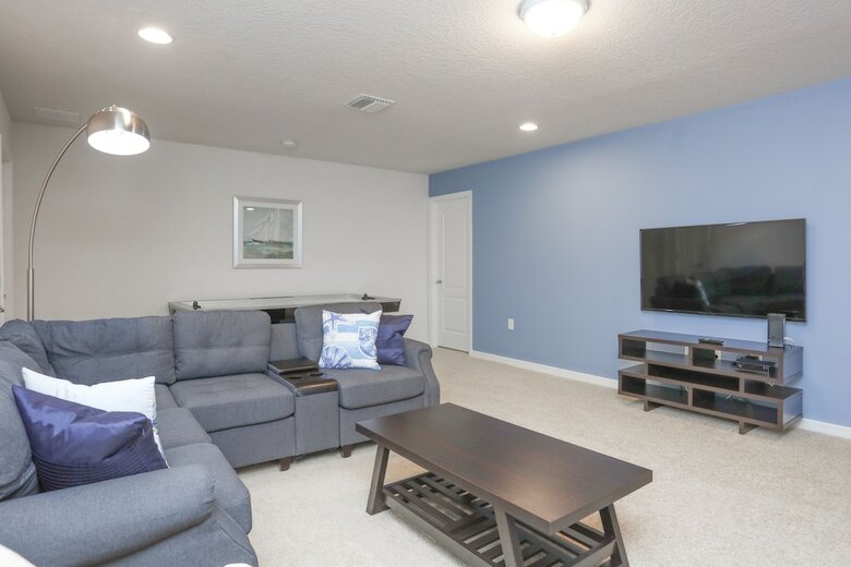 Villa 8 Bedroom Vacation Home In Windsor At Westside