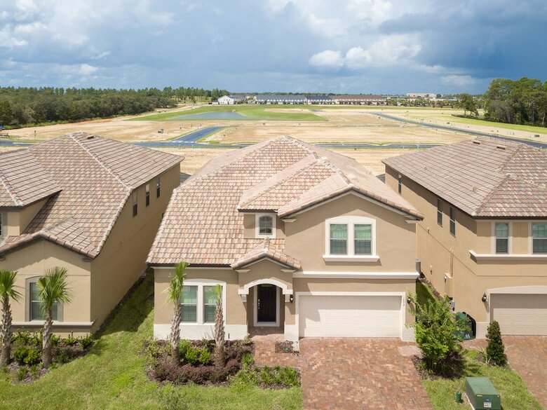 Villa 8 Bedroom Vacation Home In Windsor At Westside