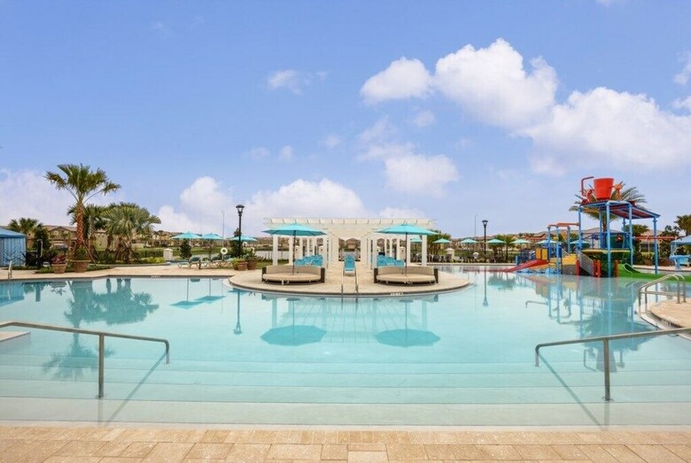 Villa 8 Bedroom Vacation Home In Windsor At Westside
