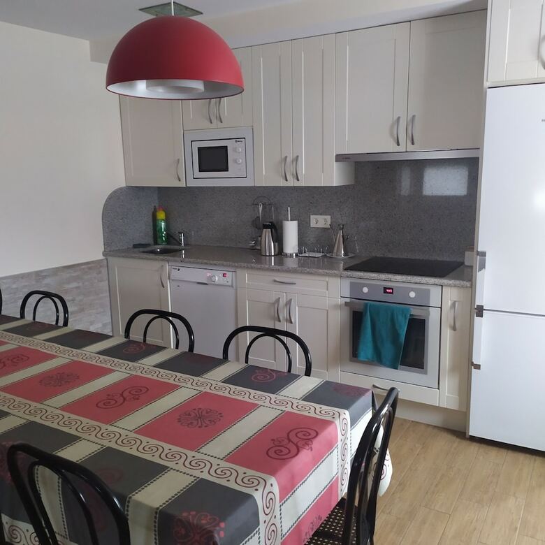 Hostal Albergue Villamayor de Monjard�n