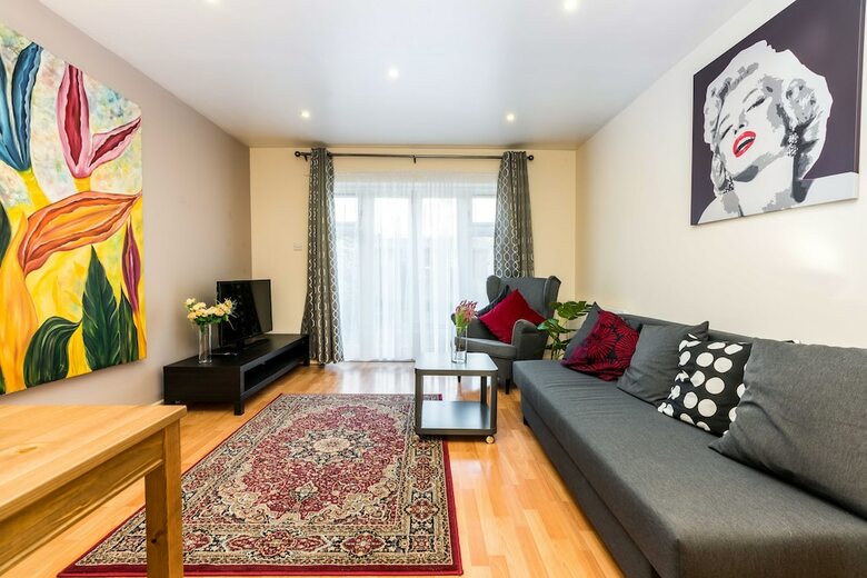 Apartamento New 2bd Garden Flat Quick Access To Central London