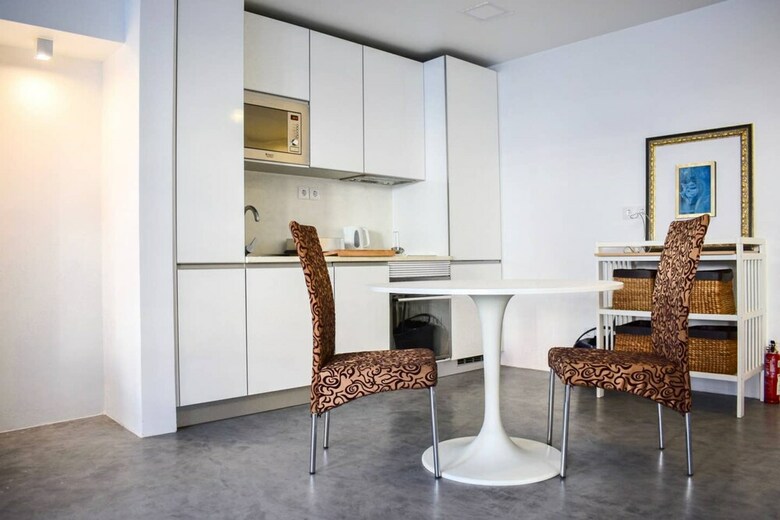 Apartamentos Modern Bright Open Plan Living In Trendy Lisbon