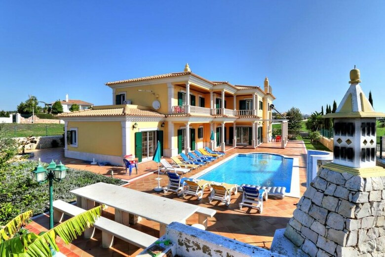 Villa - 5 Bedrooms With Pool And Wifi - 107490