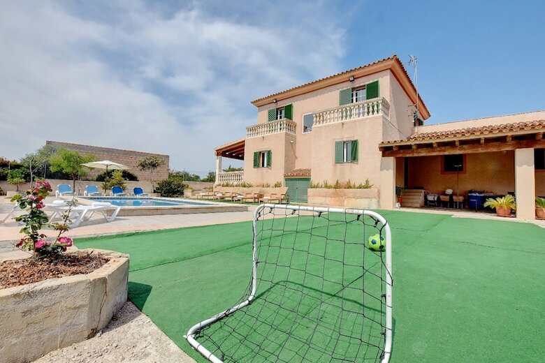 Villa - 5 Bedrooms With Pool And Wifi - 107783