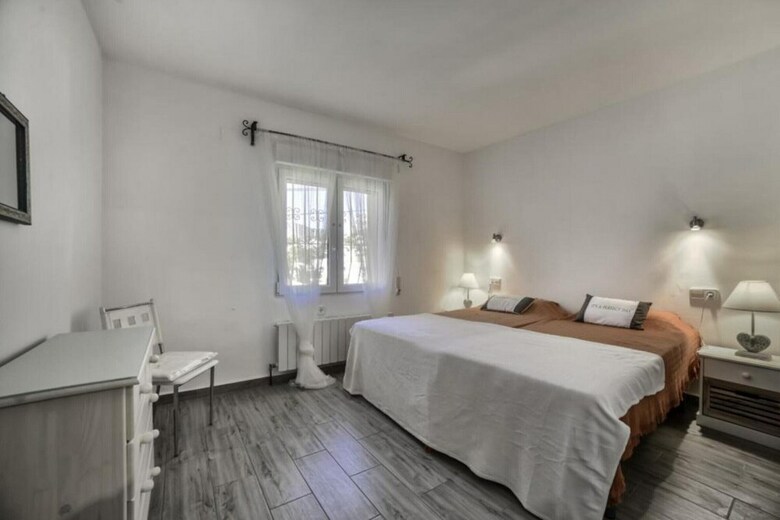 Villa - 4 Bedrooms With Pool And Wifi - 104963