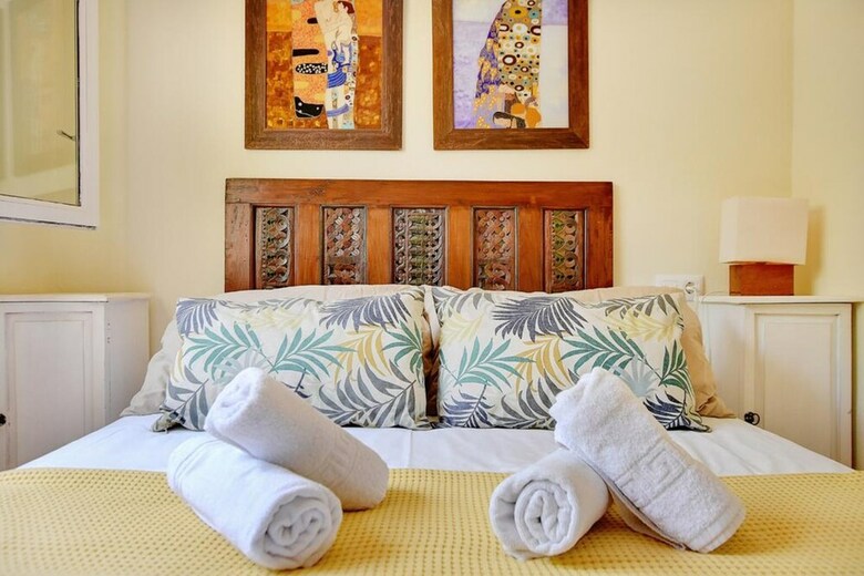 Villa - 4 Bedrooms With Pool And Wifi - 107898