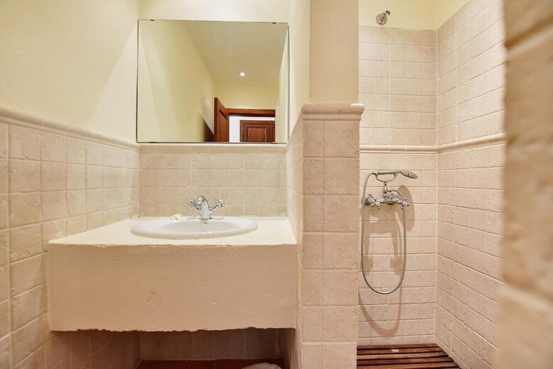 Villa - 4 Bedrooms With Pool And Wifi - 107898