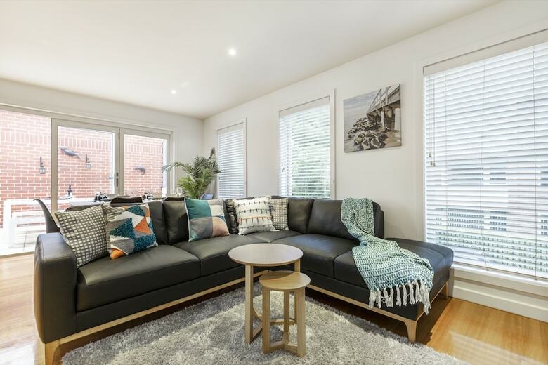 Tranquil Townhouse In Port Melbourne