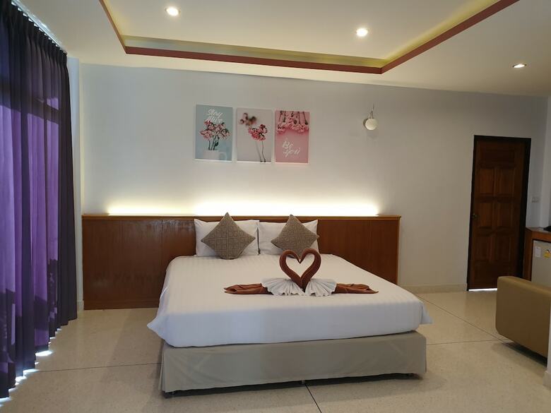 Oyo 853 The Grand Koh Chang Hotel