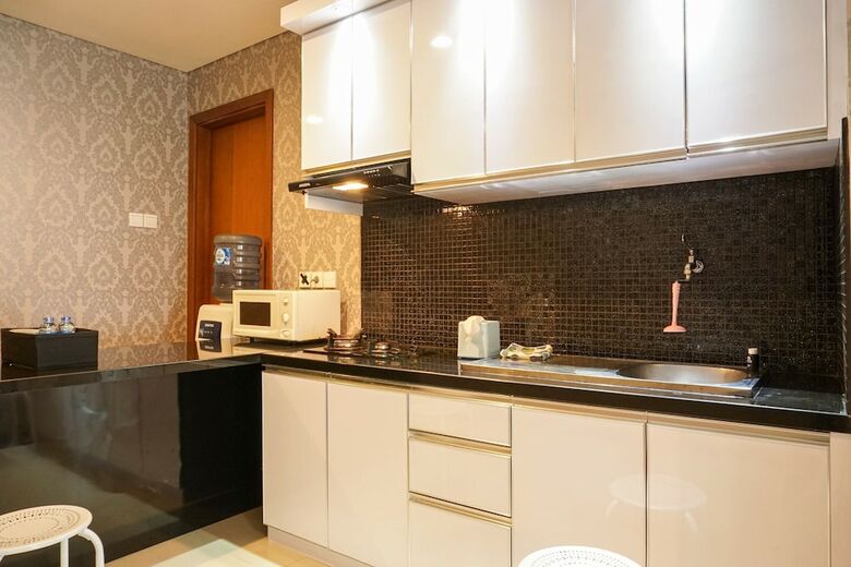 Comfortable 2br At Condominium Green Bay Pluit Apartment