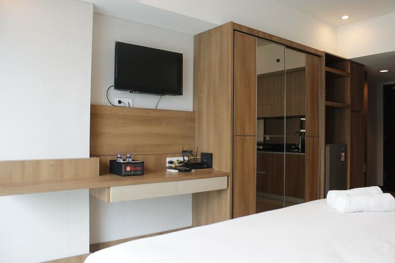 Trendy & Comfy Studio At Tamansari La Grande Apartment