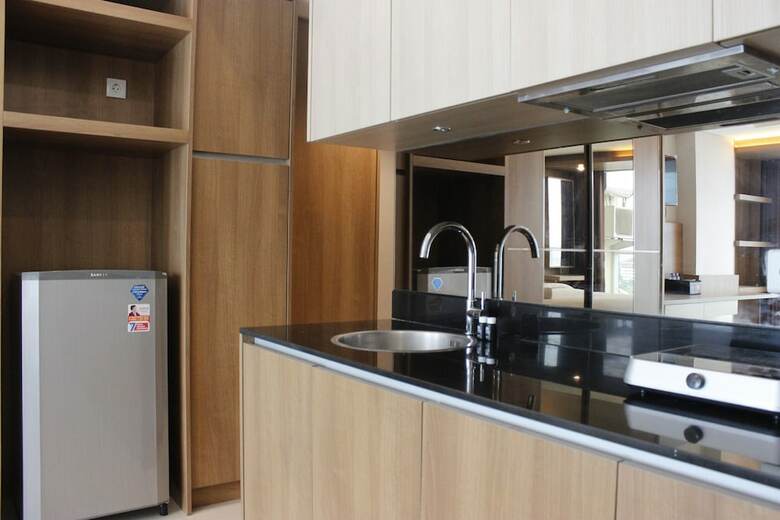 Trendy & Comfy Studio At Tamansari La Grande Apartment