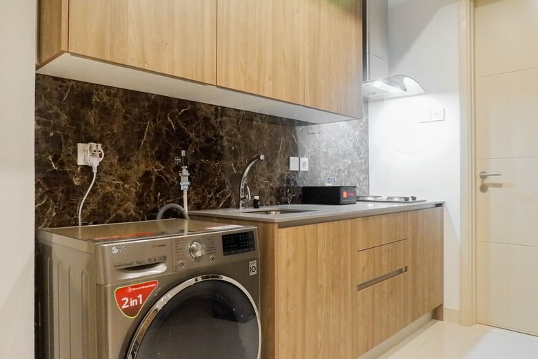 Spacious 2br Apartment At Supermall Mansion La Riz
