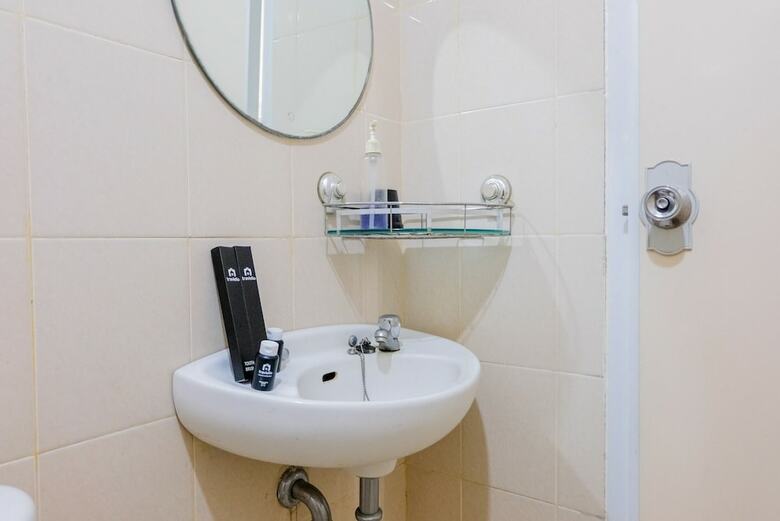 Homey 2br At Serpong Greenview Apartment