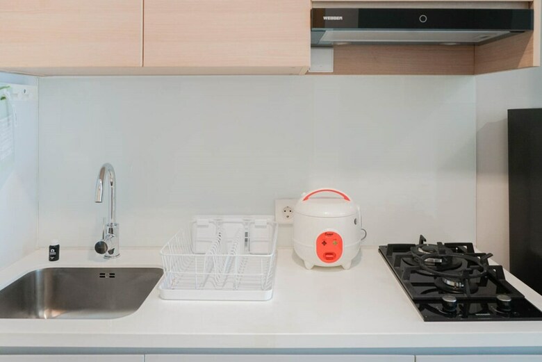 Minimalist And Comfortable Studio At Capitol Suites Apartment