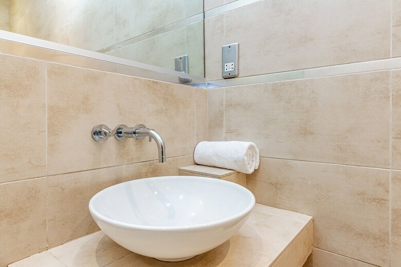 2 Bedroom Apartment Norfolk Square Guest Homes