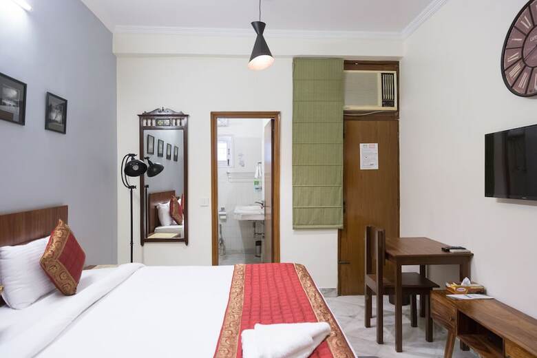 Hotel Under My Roof Hauz Khas