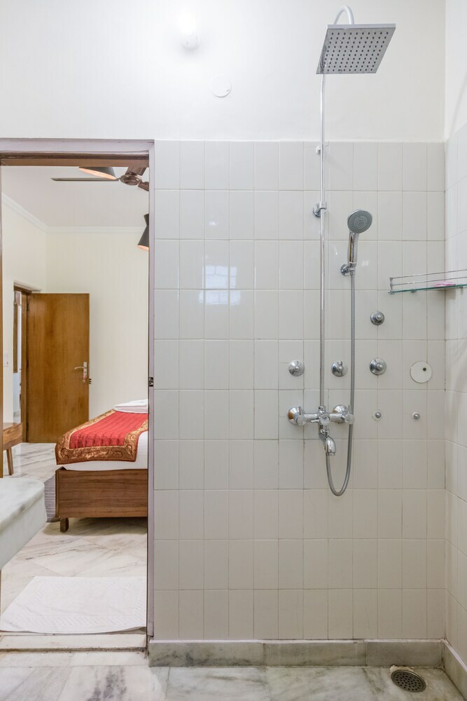 Hotel Under My Roof Hauz Khas