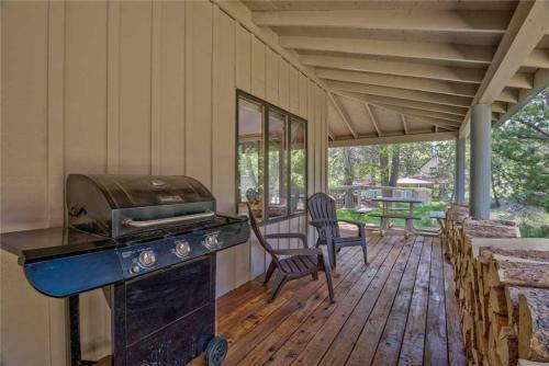 Circle 4 Cabin 2 By Village Properties At Sunriver