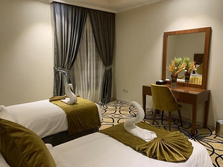 Lotaz Hotel Suites - Al Salamah