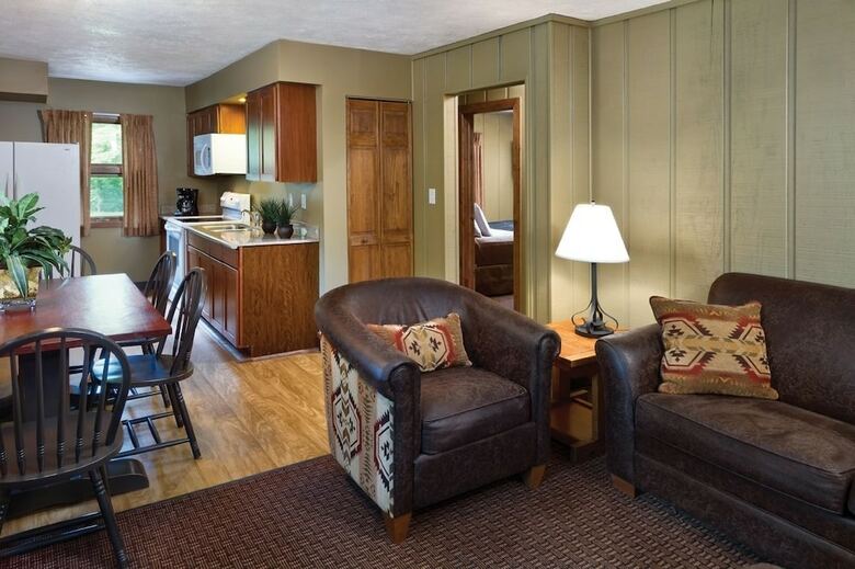 Hotel Shawnee Lodge & Conference Center
