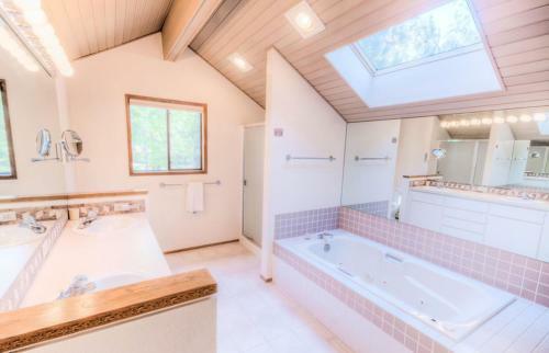 Towhee Lane 5 By Village Properties At Sunriver