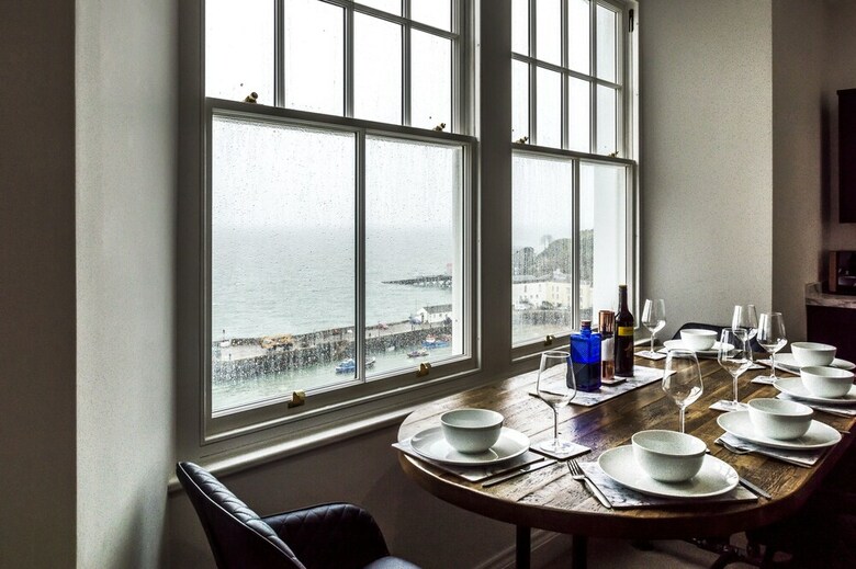 Lady Tenby - 2 Bedroom Luxury Apartment