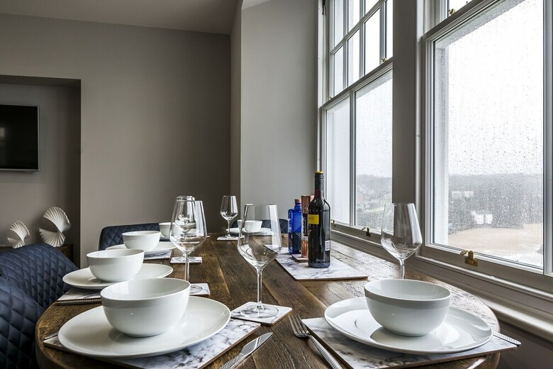 Lady Tenby - 2 Bedroom Luxury Apartment
