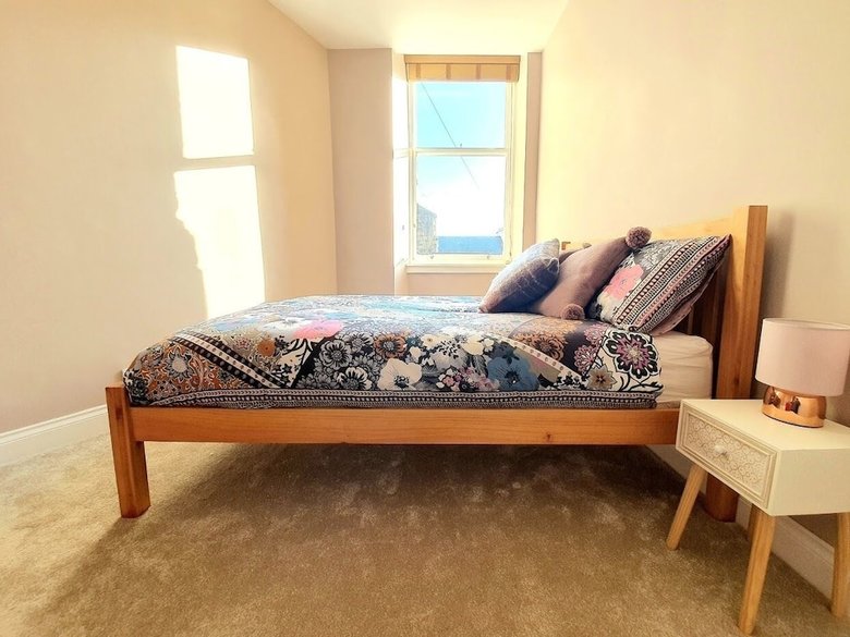 Unwind In A Bright Airy Victorian Apartment In West End!