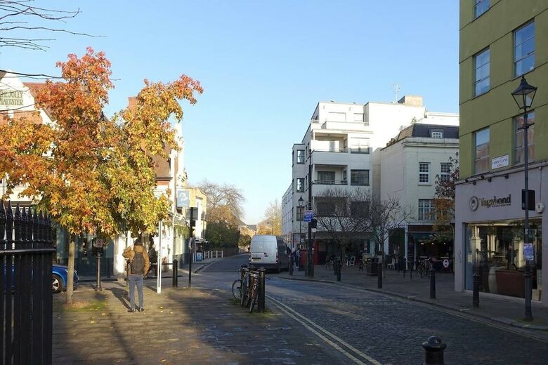 Apartamento Bright 2 Bed Flat With Terrace, 4 Mins From Tube