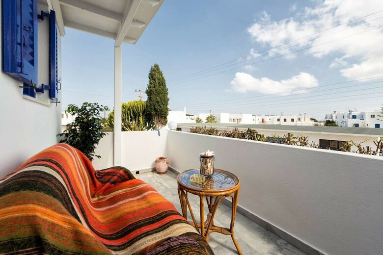 Ricos Two Bedroom Apartment - Naoussa Paros