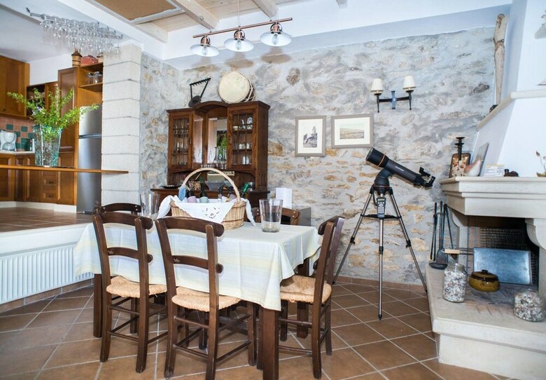 Agrilos House - Amazing Sea View - Sleeps 4
