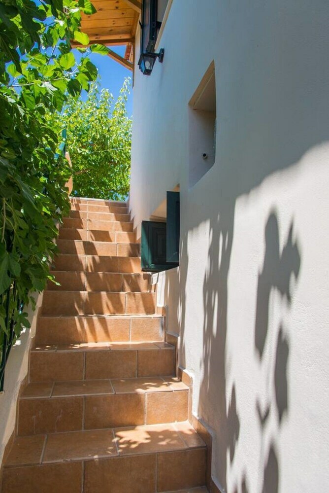 Agrilos House - Amazing Sea View - Sleeps 4