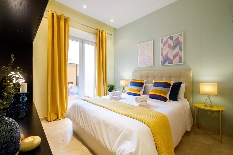 Apartamento Estudio Con Terraza En Malasa�a