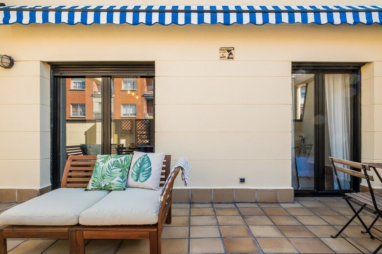 Apartamento Acogedor �tico Con Terraza En Retiro