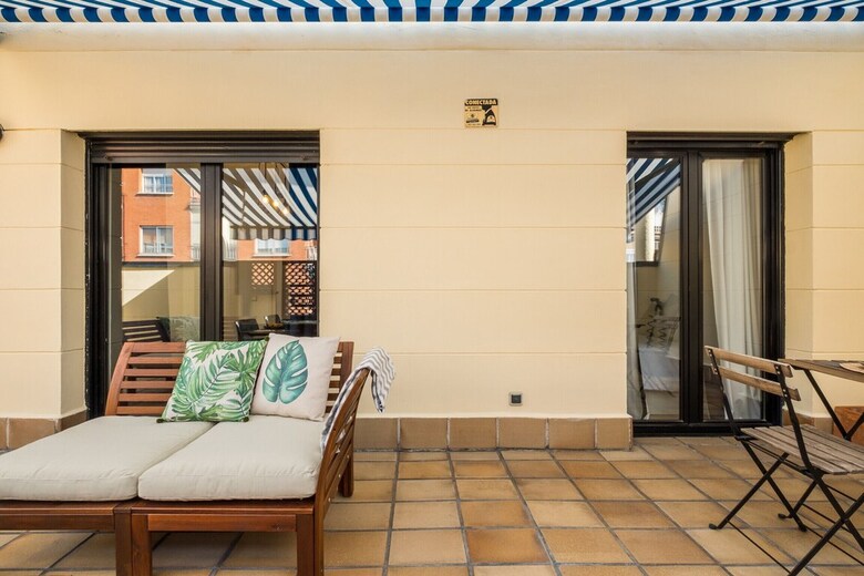 Apartamento Acogedor �tico Con Terraza En Retiro