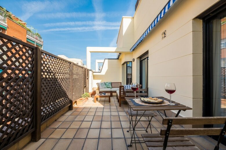 Apartamento Acogedor �tico Con Terraza En Retiro