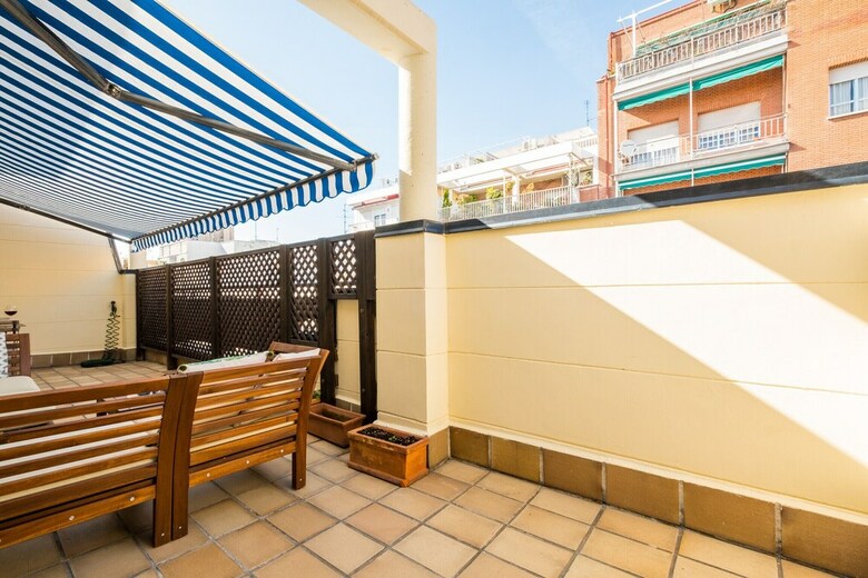 Apartamento Acogedor �tico Con Terraza En Retiro