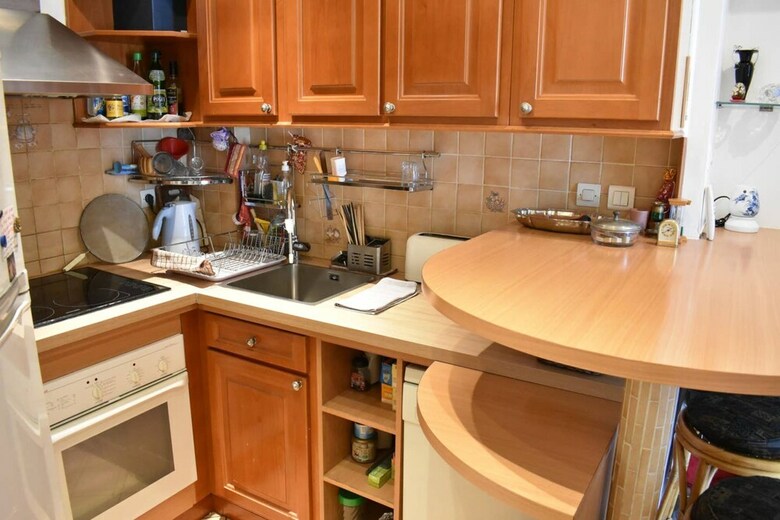 Charming 2 Bedroom Apartment With City View