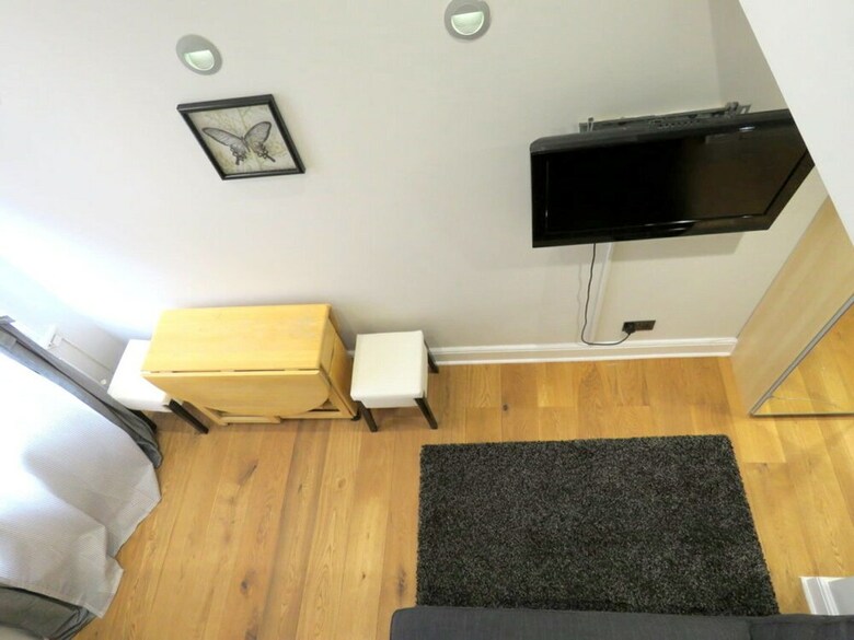 22/43 Perfect Studio Apartment - With Unique Mezzanine